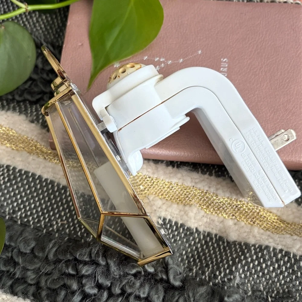 Bath & Body Works Gold White Geometric Lantern Wallflower Plug In - Picture 5 of 8